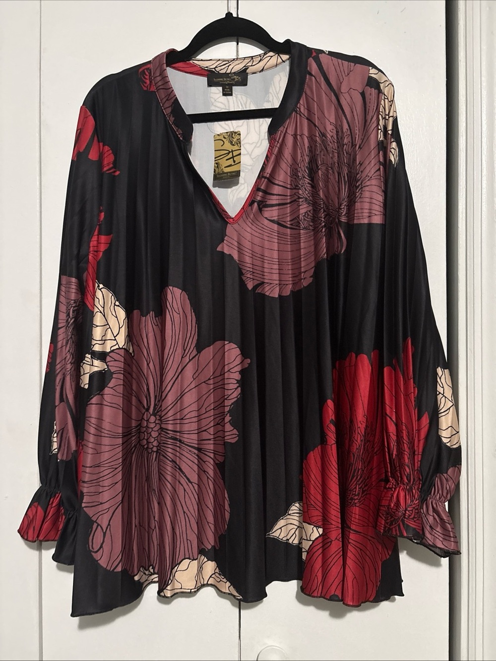Suzanne Betro Blouse Top size 1X, NEW! Floral Black Red Boho Flowy NWT Artsy